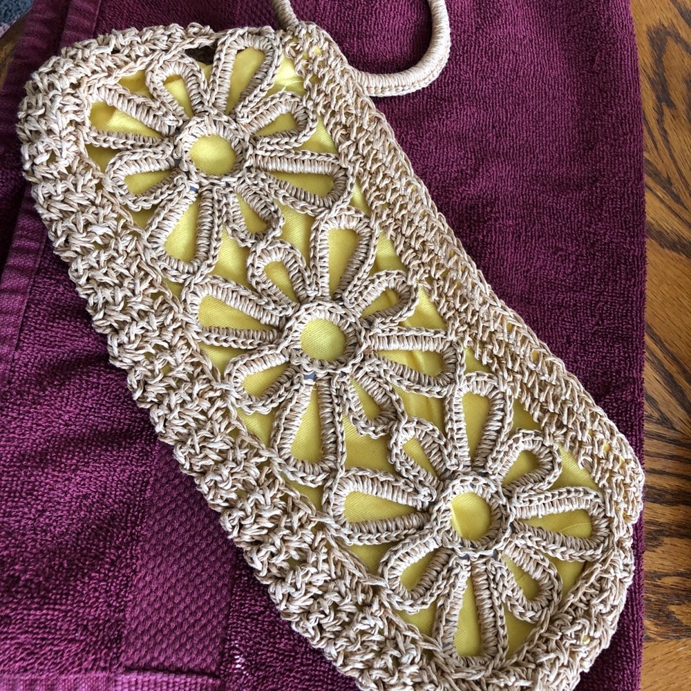 Straw wristlet